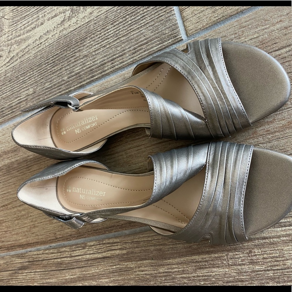 Final price!  Naturalizer N5 Comfort Wedge/sandle - like new!!